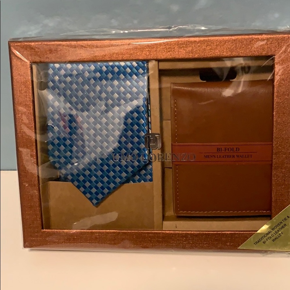 Tie and wallet set